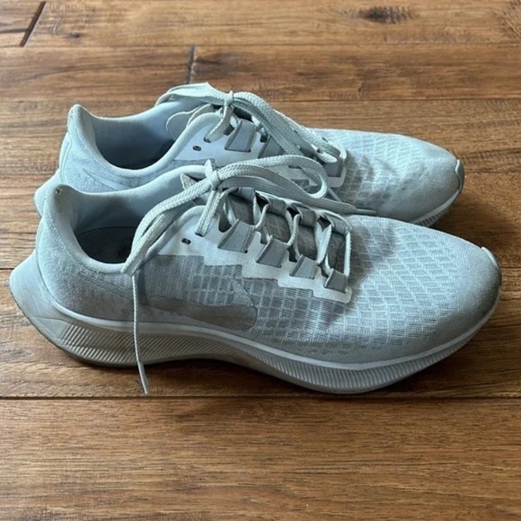 Nike Air Zoom Pegasus 37 Road Running Shoes Silver & Gray Women's Size 8.5 - Picture 3 of 13